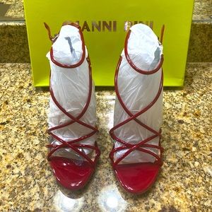 Size 7.5, shiny red, Gianni Bini strap heels, new